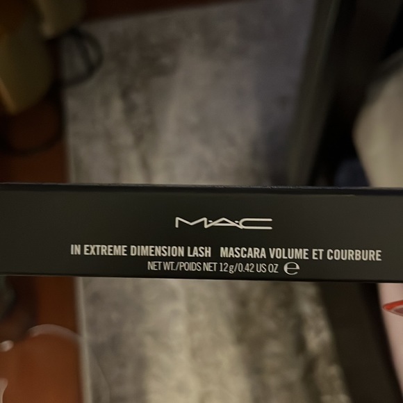 New MAC 3pc Face set with eyeshadow, mascara and more - Picture 7 of 8